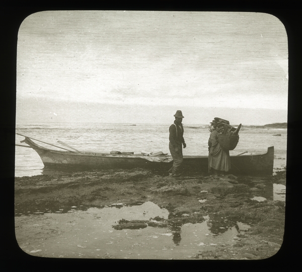 Loading the boat with drift-wood, 1906. Photograph by Ned L. Huff. Available at http://purl.umn.edu/177394.
