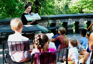 StoryTime outdoors at the Andersen Horticultural Library