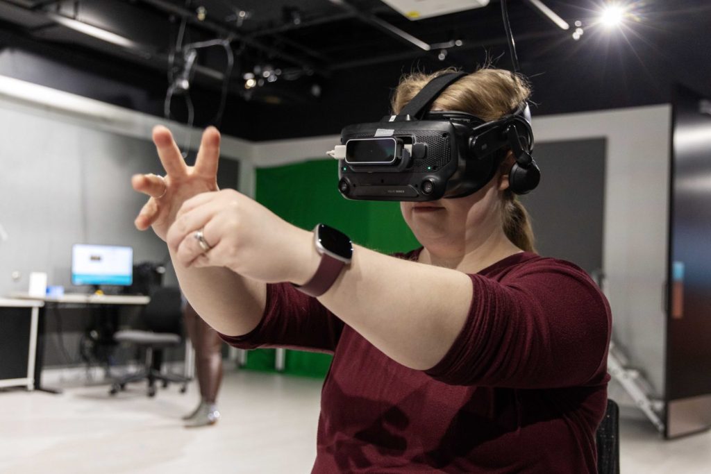 Alatheia Proue uses the Embodied Labs app in the Virtual Reality Studio to learn about dementia and Alzheimer's disease, on Friday, January 5, 2024. (Photo/Adria Carpenter)
